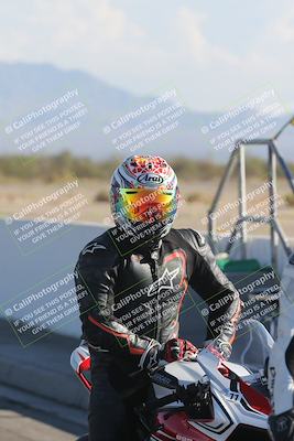 media/Oct-13-2025-Moto Forza (Mon) [[a66d839500]]/1-Around the Pits/